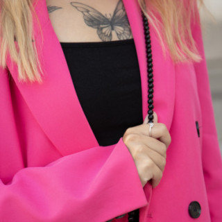 MATOWE ETUI DO OPPO A6 Z CZARNYM ŁAŃCUSZKIEM KORALE BLINK 100 CZARNY