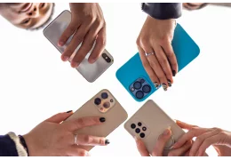 CZY WARTO KUPOWAĆ FLAGOWE MODELE TELEFONÓW, CZY LEPIEJ WYBRAĆ TAŃSZĄ ALTERNATYWĘ?